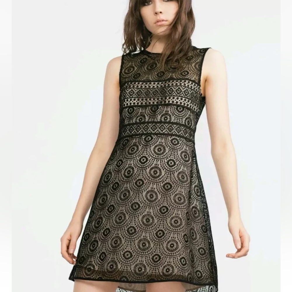 Zara Woman LACE DRESS SLEEVELESS
FLOUNCE BLACK /NUDE Size Small